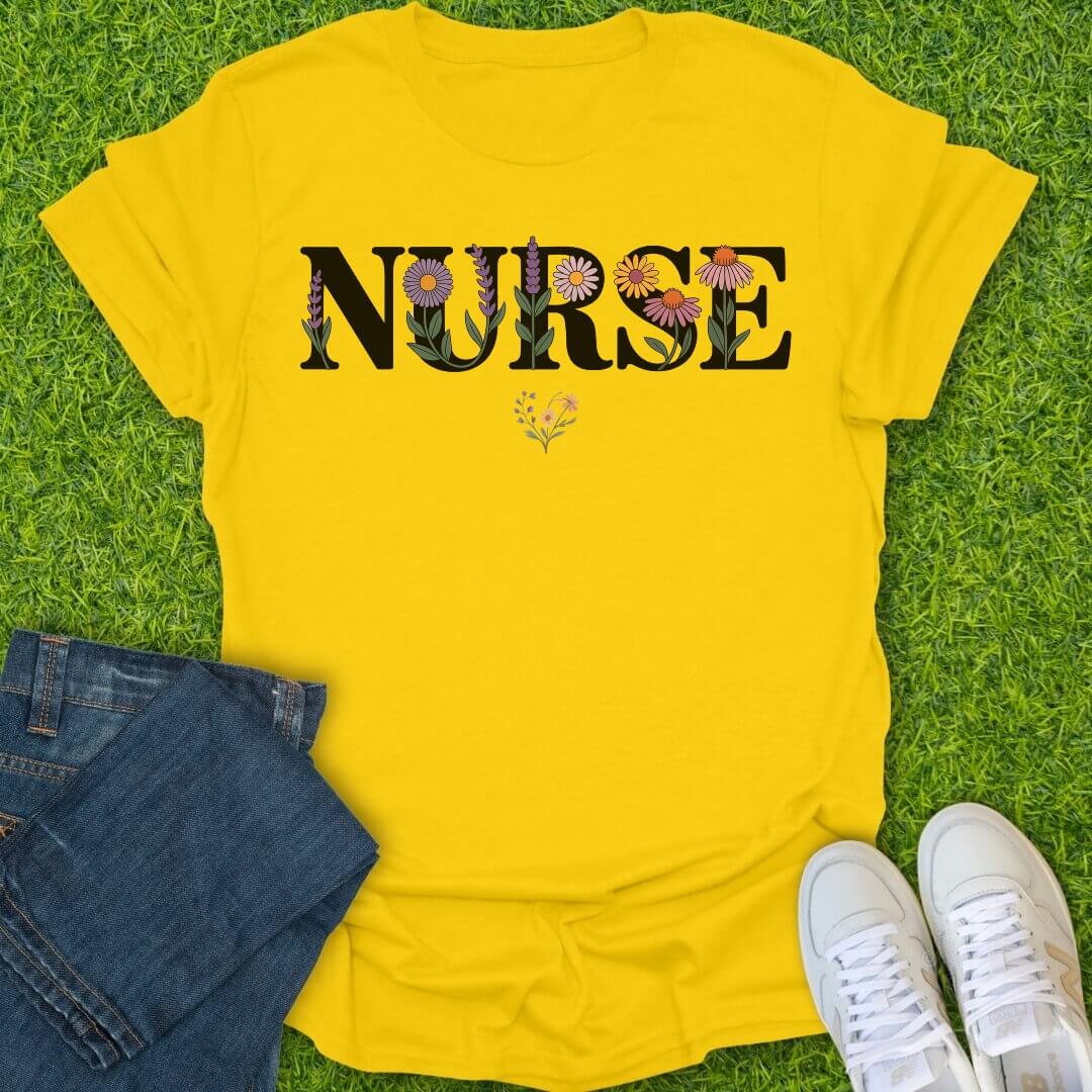 T-Shirt Daisy / S Floral Nurse Tee