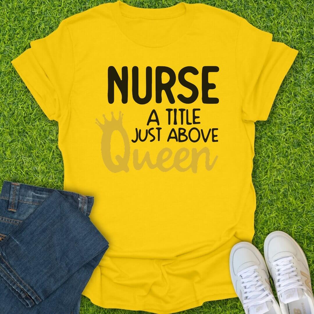 T-Shirt Daisy / S Just Above Queen Tee