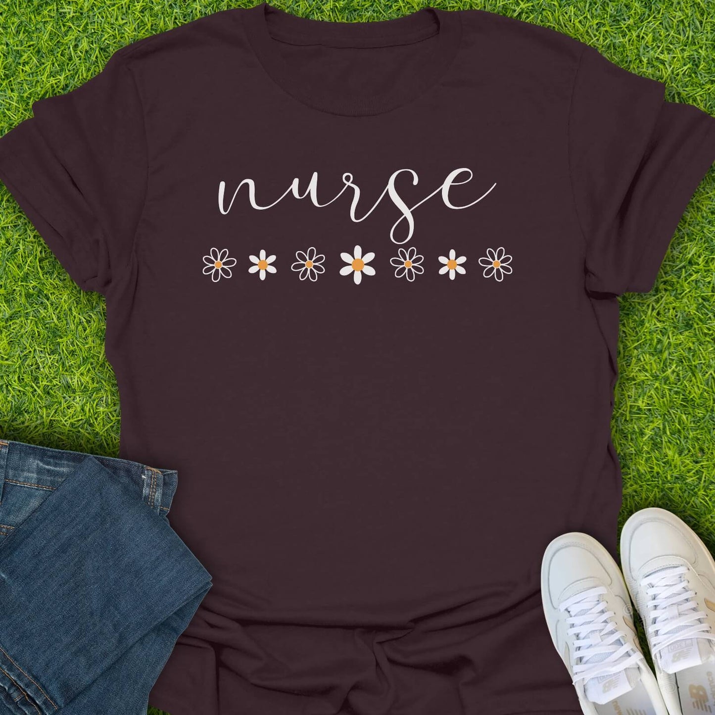 T-Shirt Dark Chocolate / S The Daisy Nurse Tee