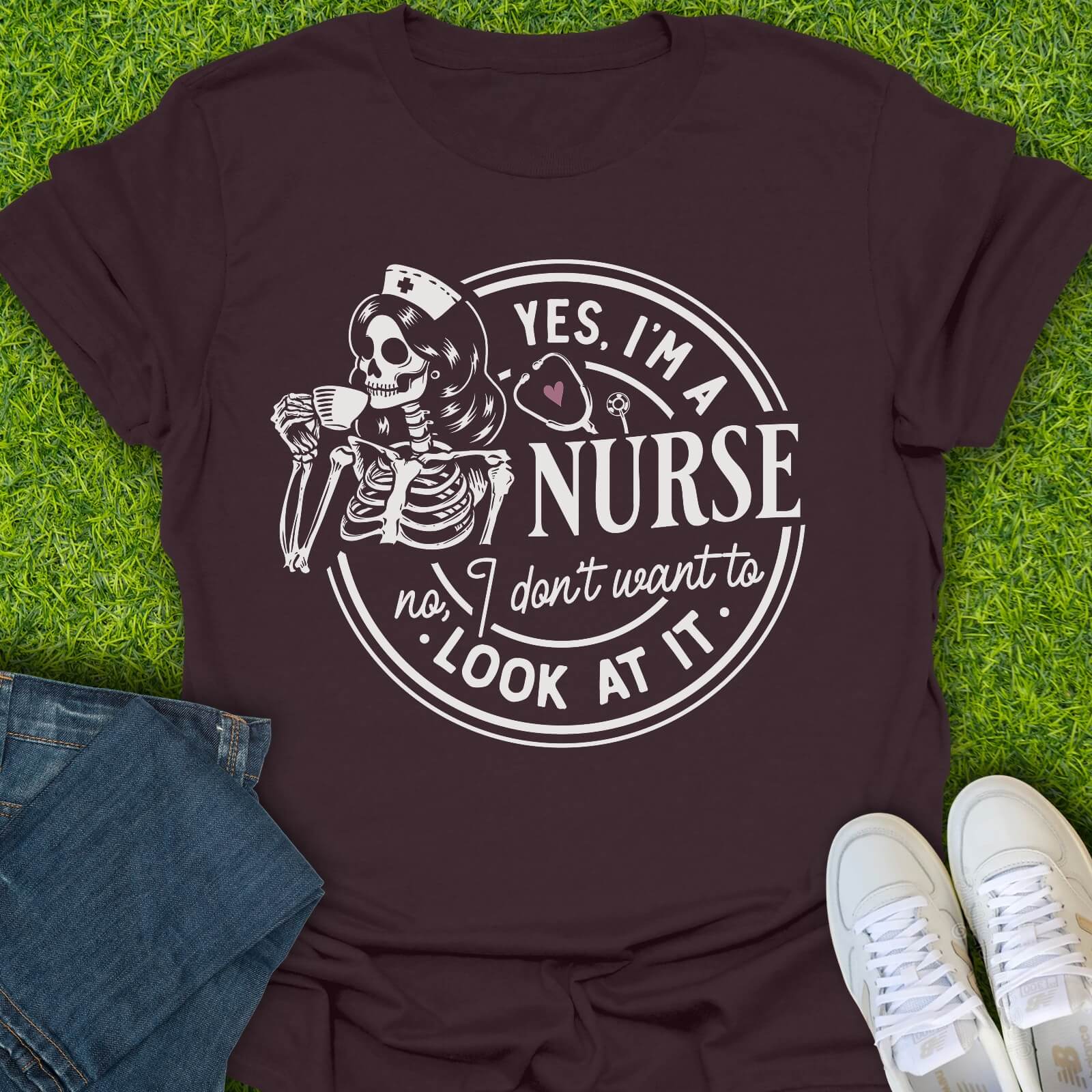 T-Shirt Dark Chocolate / S Yes I Am A Nurse Tee
