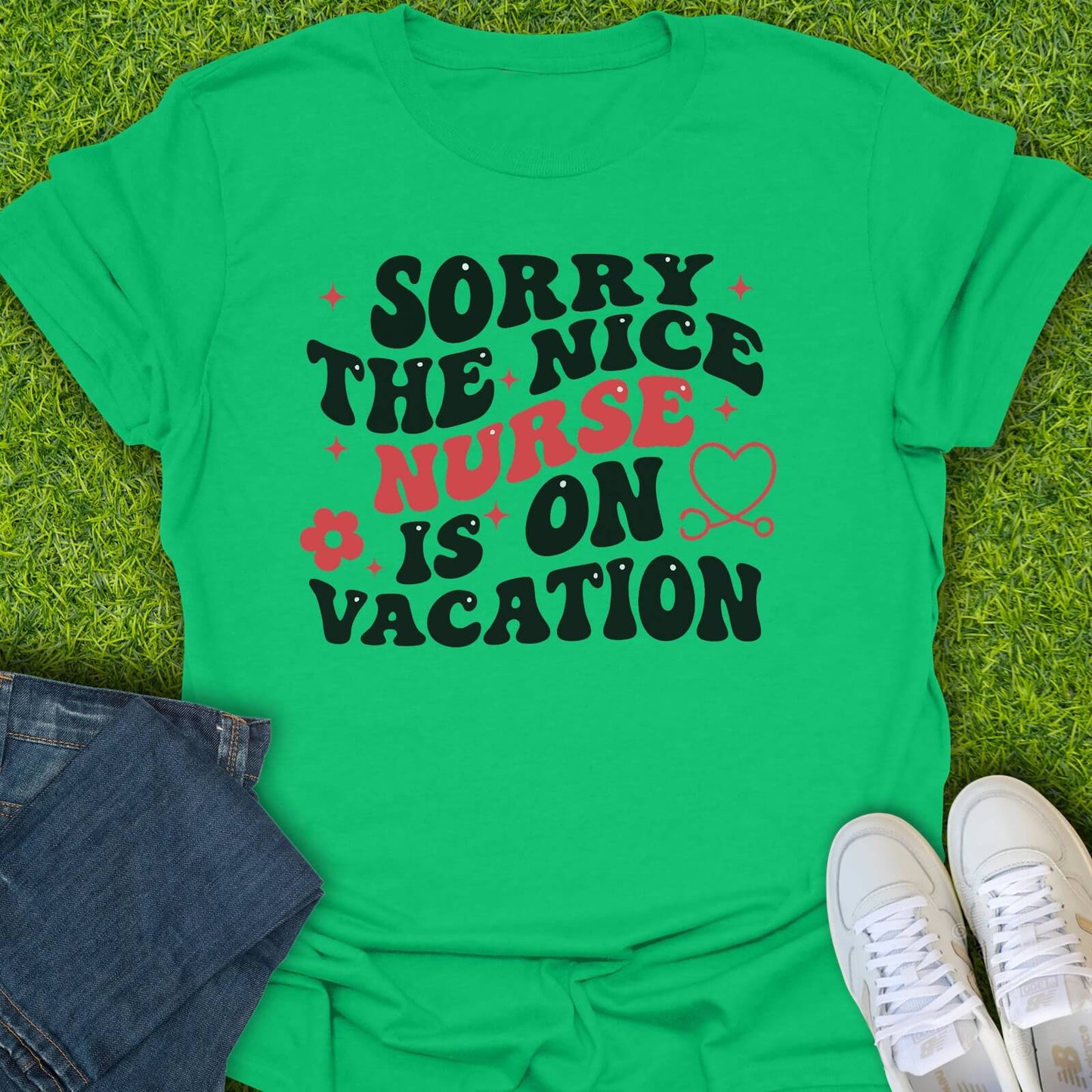 T-Shirt Irish Green / S Nurse Is On Vacation Tee