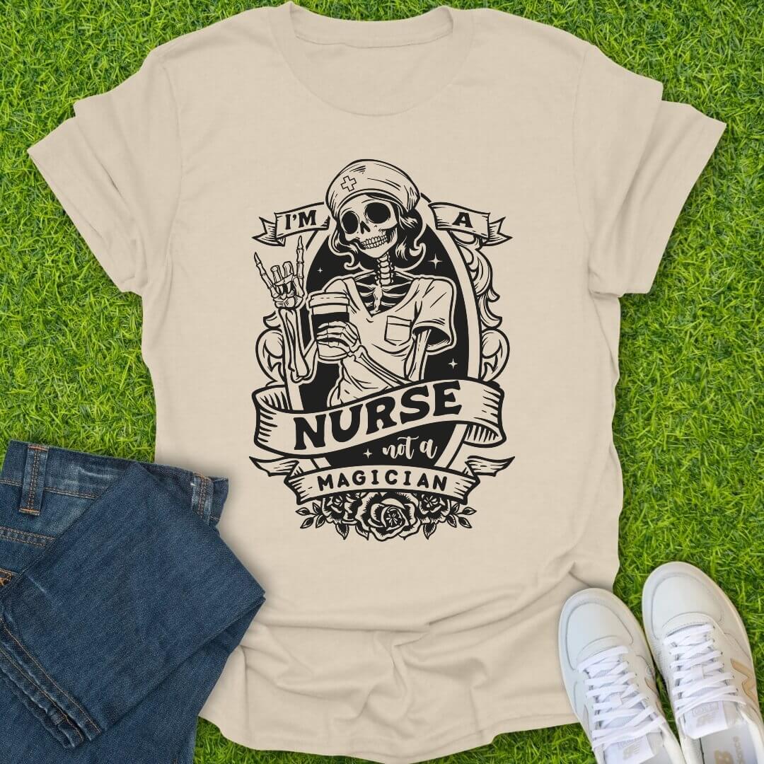 T-Shirt Natural / S Not A Magician Tee